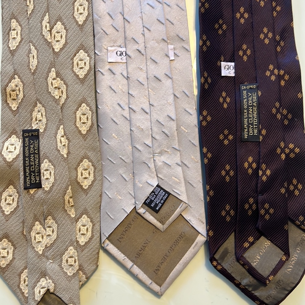 Giorgio Armani Ties - Picture 3 of 3